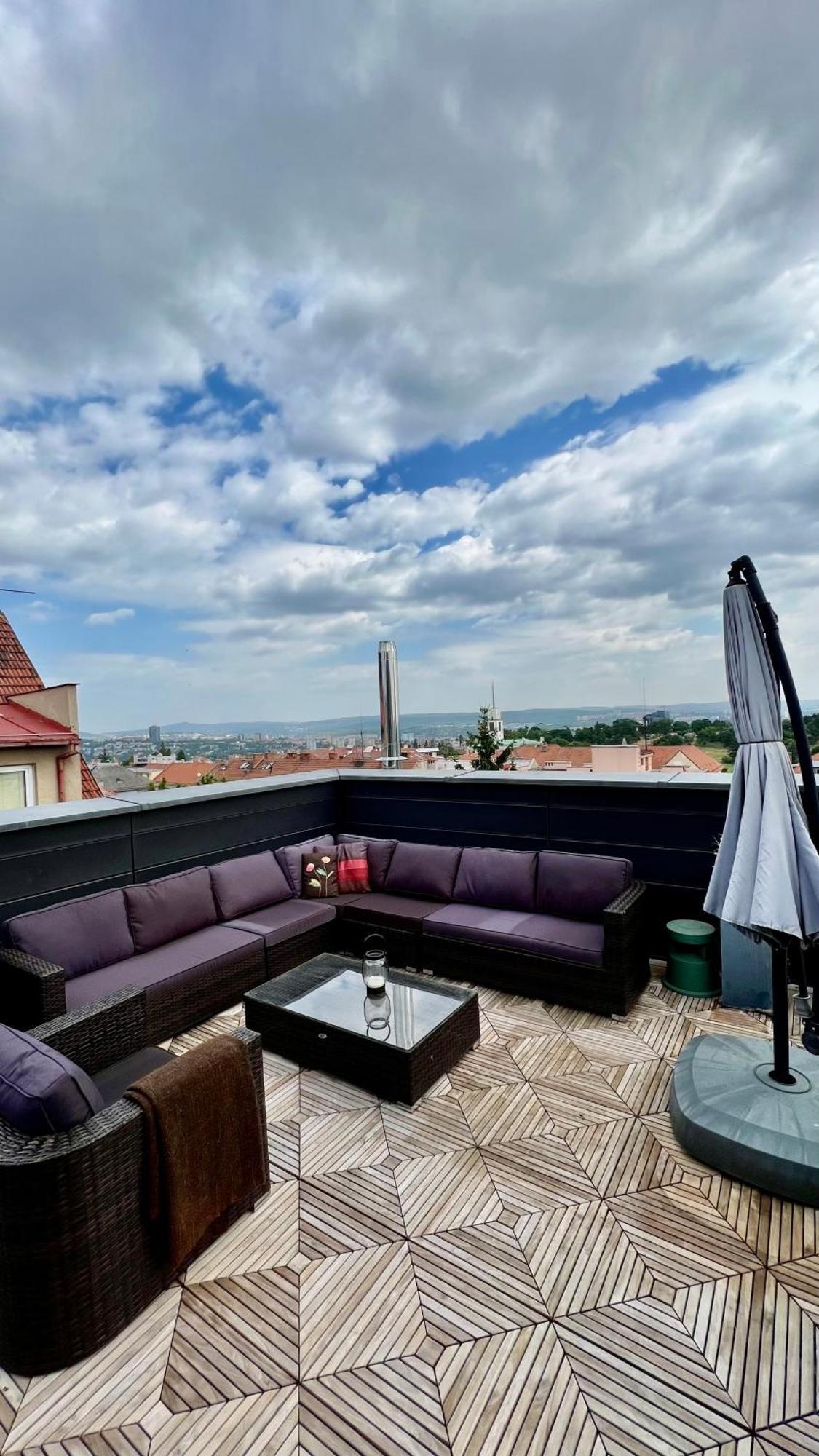 Apartman Se Saunou A Terasou S Vyhledem Na Брно Екстер'єр фото